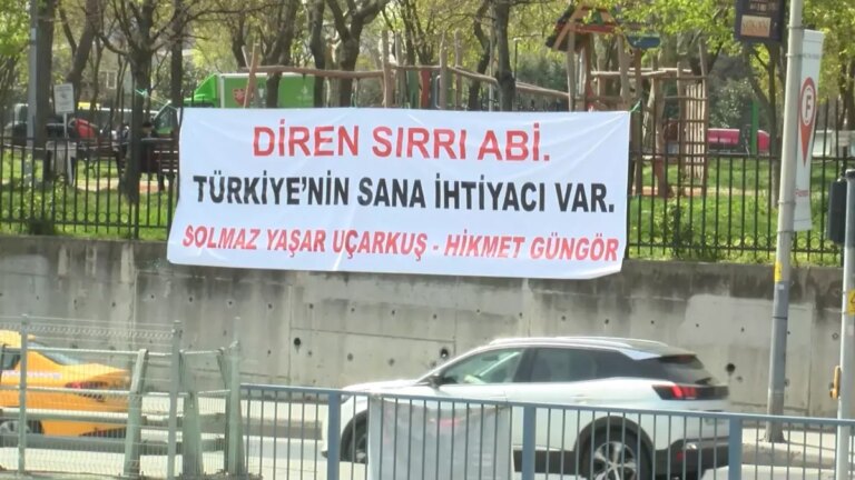 sirri-sureyya-ondere-hastanede-destek-pankartlari-asildi-rwIVDERY.jpg