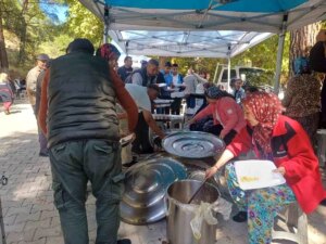 dereli mahallesinde geleneksel koy hayri etkinligi yogun katilimla gerceklesti FqCywfAD.jpg